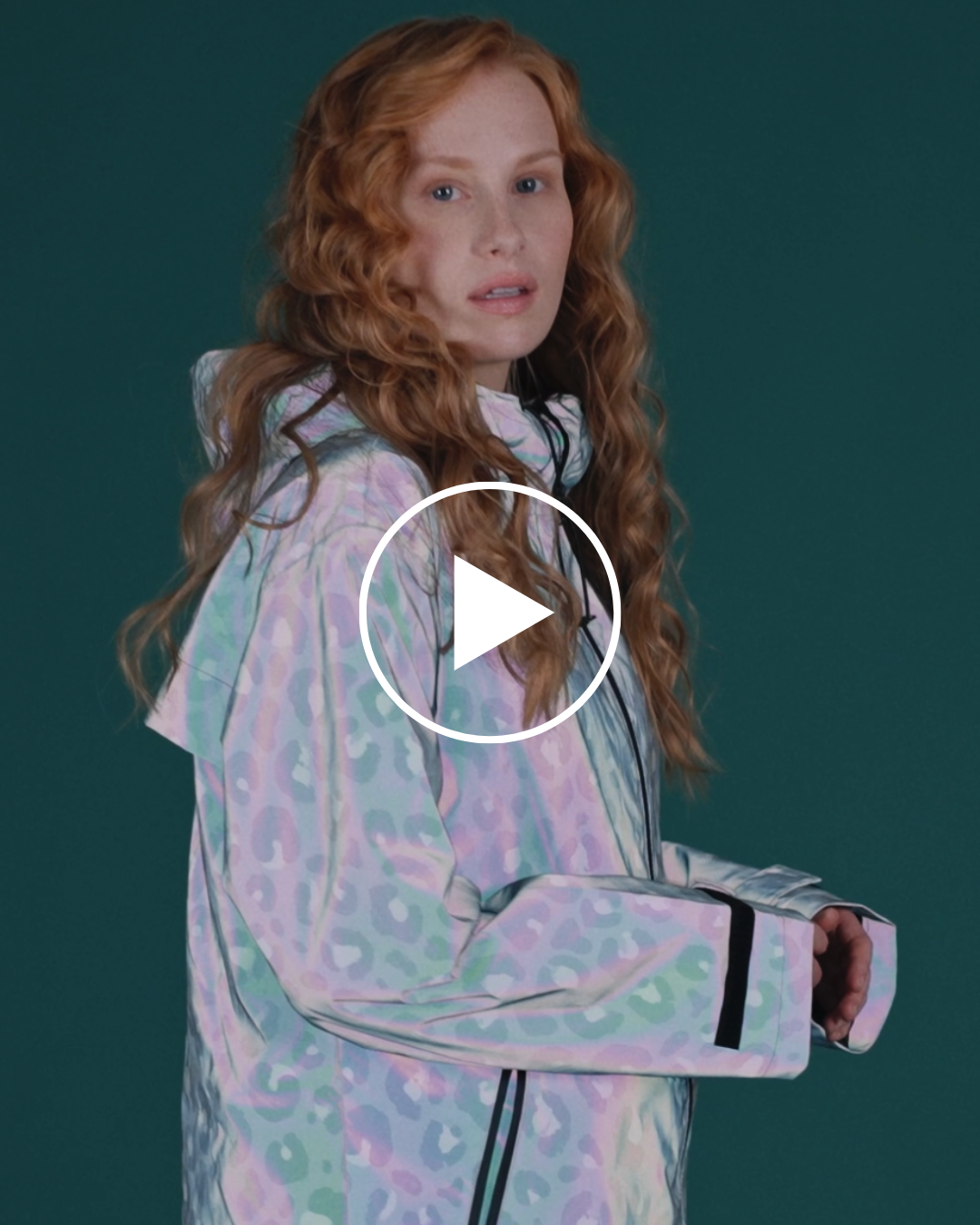 PAIKKA Human Visibility Regenmantel Green Leo Women